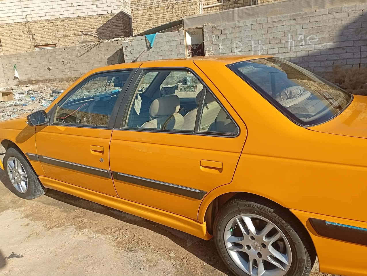 سلام عليكم سياره بيجو بارص (حره) للبيع موديل2024 كفاله عامه من كلشي سياره جديده ماشيه 40 سياره جهازه من كلشي تحكمات ستيرين حساسات  المو شرايه لا يعلق ويكسر بحلالي هاذه رقم ***********نتصل
