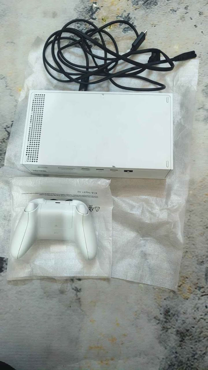 Xbox series s
اكس بوكس سريس اس للبيع ذاكره 512 استعمال قليل كلشي بجيسه مثل ماموضح بي طخه خفيفي بظهره ماواظحه للمصداقيه وشغال 100 على حسب الاصول وشرط الفحص نفس الجديد وارخص *********** البصرة, العراق
