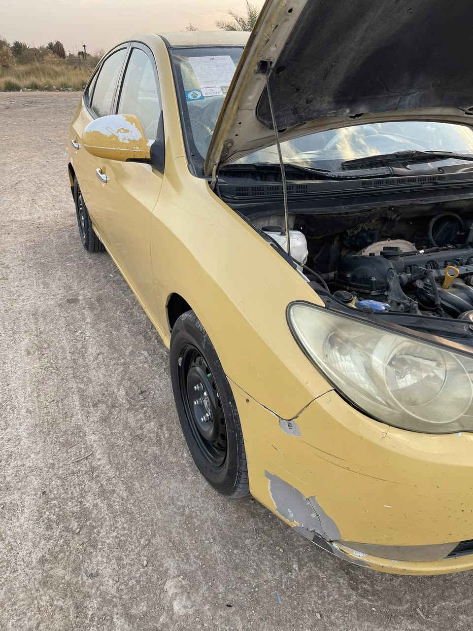 يالله السلام عليكم النتره خليجي 2009 مكينه و كير خير من الله حداديه وتبريد خير من الله السياره جاهزه كبل الشارع 
مكينه 1600 دكشن عالي 
تخم تاير دوشمه جاهزه 
من كلشي 
لاستفسار لاتصال ***********
السعر 85 وبيها مجال 
مكاني الكوت
