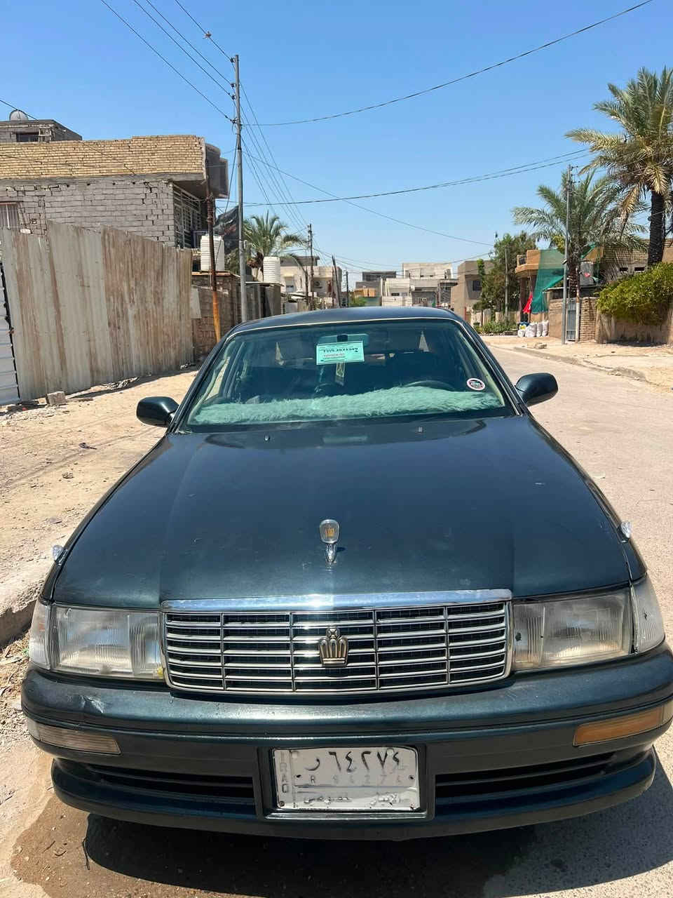السلام عليكم للبيع بسعر  كلش مناسب 
تيوتا كراون بطه موديل 1994. رقم انبار مشروع وطني تحويل مباشر
مكفوله من الكص والنقل والتحويل والظربه فقط طخه جاملغ واحد خلفي
بلاديه بيها جراد ومرشوشه جماليه  فقط لبارحا طلعت من الفرن 🔥مكينه ٢٥٠٠ صار شهر من شادها.  حداديه امامي خلفي جديد 
تخم تاير نظيف  سياره حلوه وجاهزه.  مال جناي بس صار يومين كيرها بدلت دهنه وكام يخربط ياخر بالنمر فابيع كير كام 
سعرها ٣٥. والشراي بخدمته وماكو هيج نظافه. بهل سعر
مكاني بغداد المحموديه بيع فقط لان متوازي 
***********
