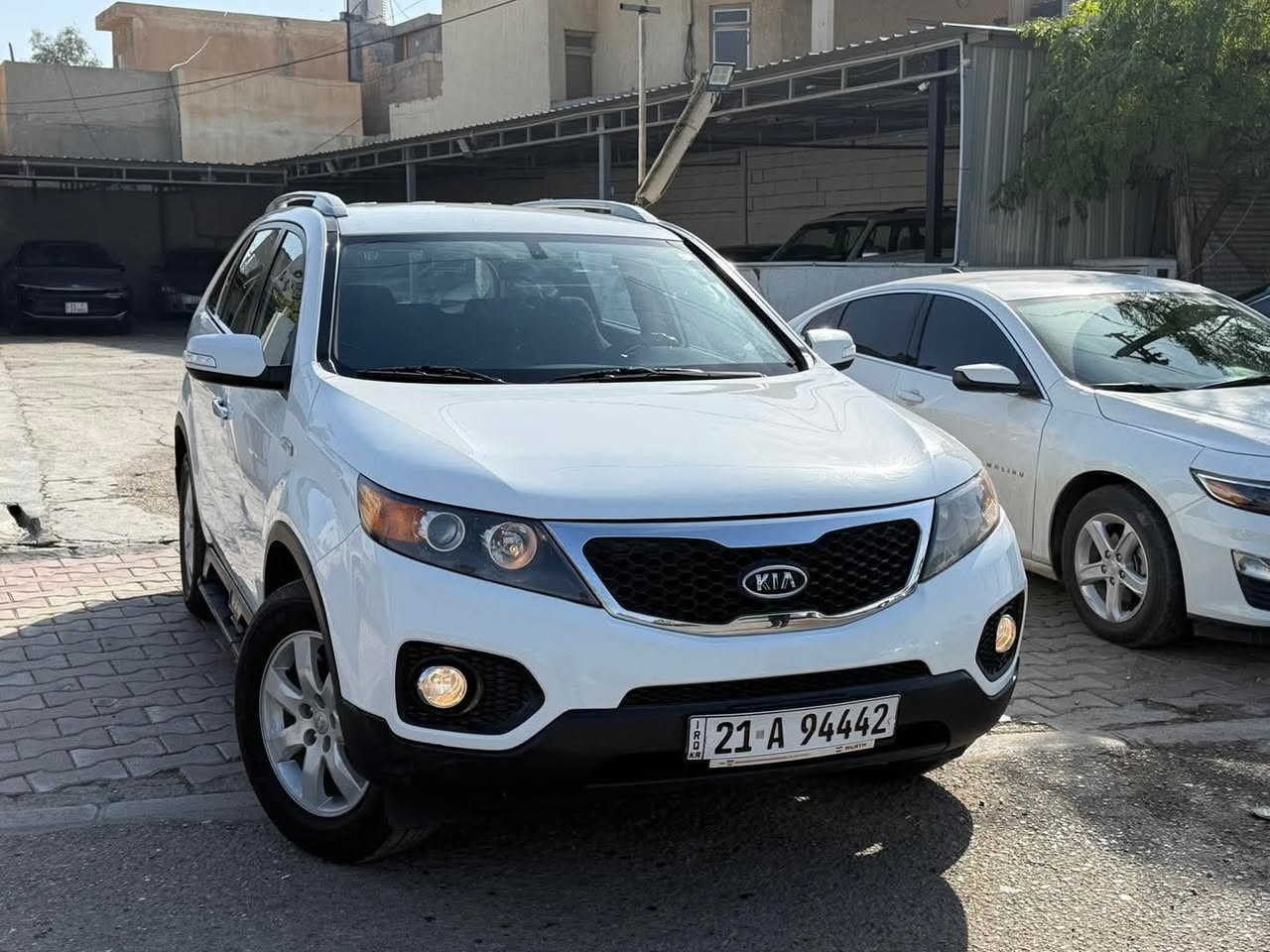 نوع السياره  كيا سورنتو 
موديل 2011
124km ماشيه
محرك 4 / 2400
بدون صبغ مكفوله
السونر مرفق بي شبر بارد 
للاستفسار ***********
العنوان ديالى خانقين/ معرض خانقين للسيارات
