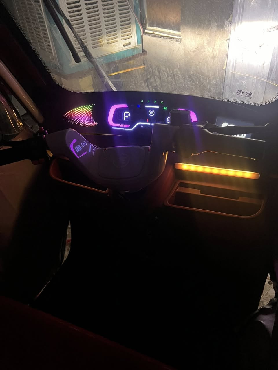 سلام عليكم تكتك شحن شغاله صار 4 تشهر من خذناها مكان حي اور ***********سعر مليون ونص بيه مجال الطيبين
