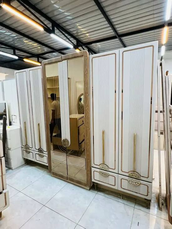 غرفه ترڪي🇹🇷 
6قطع 
نضافه 90/💯
نضام ابواب 
السعر /600
مع شد ونقل 🚚 داخل بغداد مجانآ
 باقي المحافظات بسعر مناسب


**إذا كنت صاحب هذا الإعلان وتريد حذفه لأي سبب، رجاءا أرسل رسالة إلى الدعم الفني**