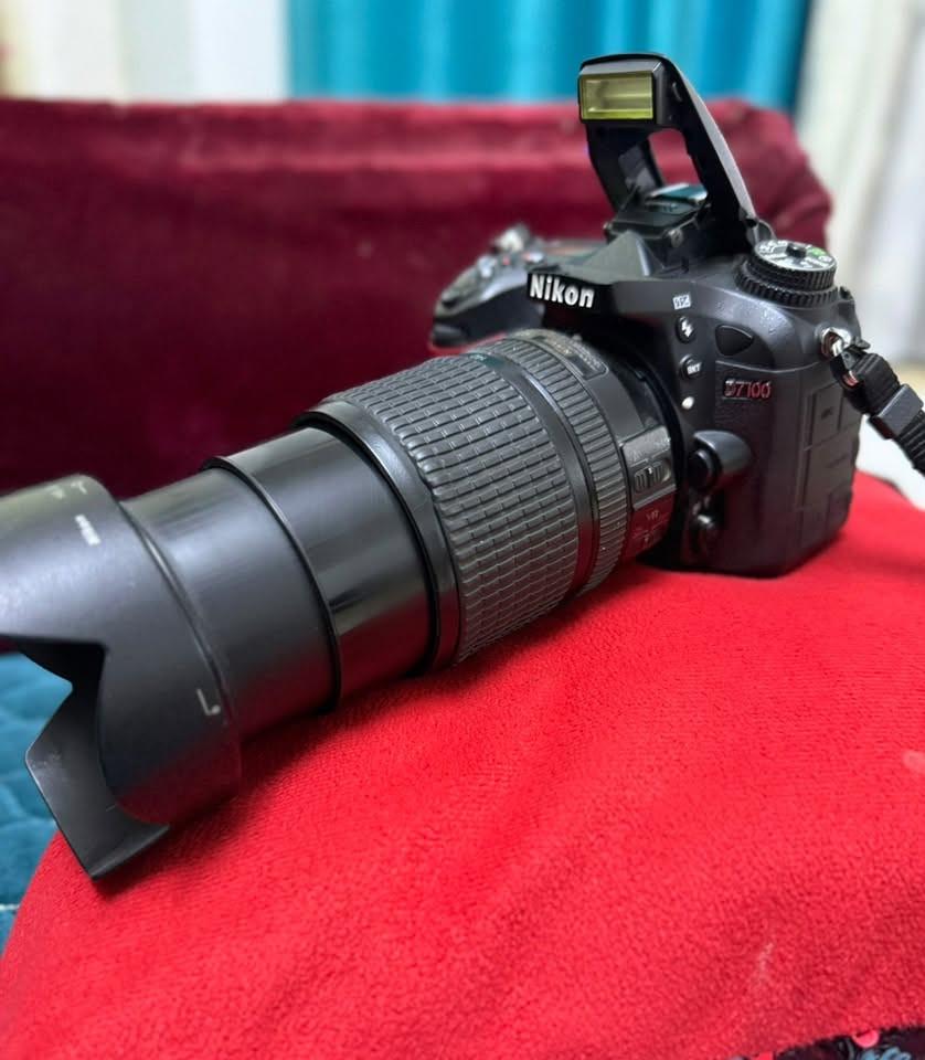 مرحبا نيكون D7100
عدسه 18/140
معا رام 32
شاحن 
بطاريه 
وحزام نيكون 
سعر 380
عنواني بغداد العامريه 
***********  متواجد وتساب
