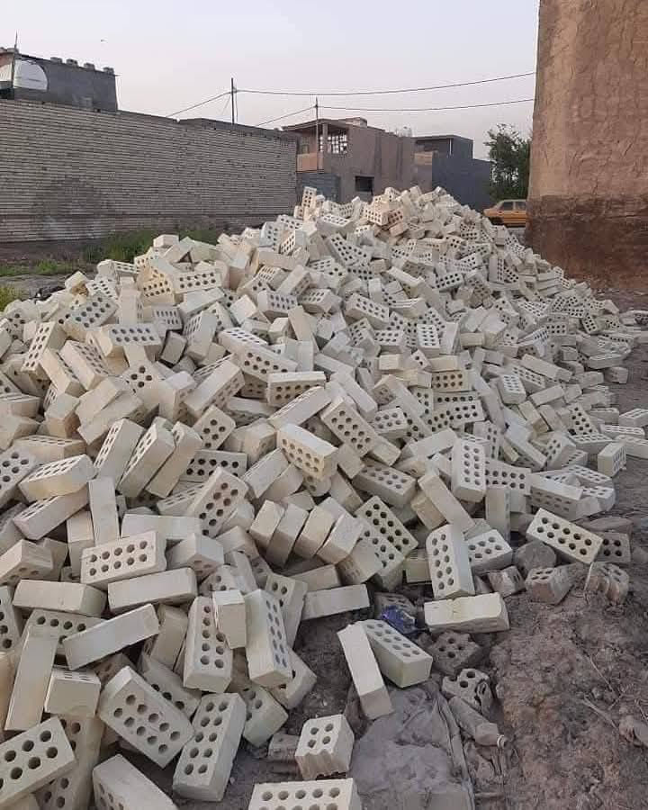 السلام عليكم🤝  الطابوق الجمهوري باسعار مناسبه،✅ طابوقه فول شرط المقلاب عداله وركن وقوه خاليه من الاملاح نسبه كلش قليله طابوقه شرط المقلاب✅ اذكر منطقتك ويجيك سعر اتصال *********** توصيل كافه المحافظات يوجد لدينا توصيل 24 ساعه ✅🏣🏣🏣 مجمع طابوق النهروان
