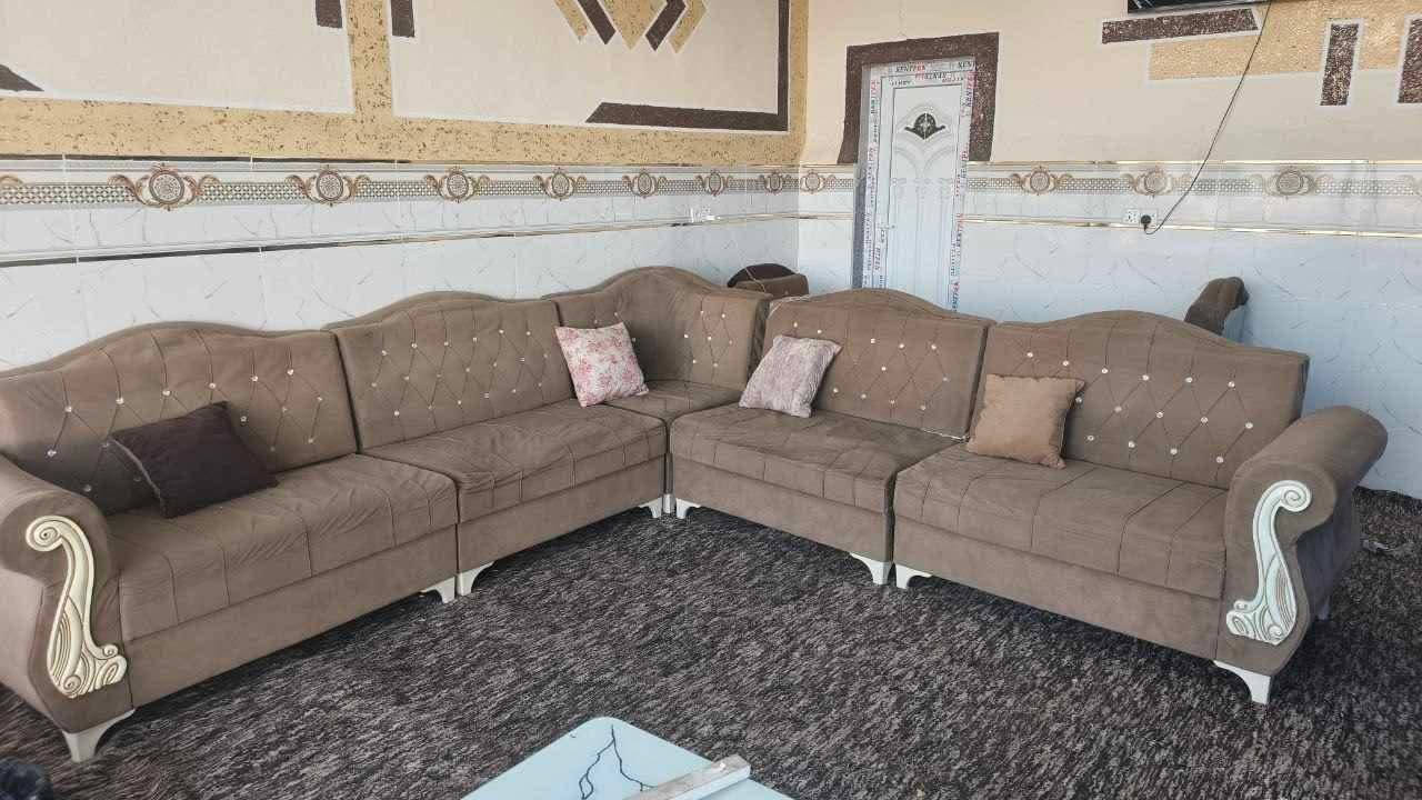 عندي ديوانين للبيع كل ديوان 7 امتار
الديوان الواحد ب 120 اثنينهم سوا 220 
العنوان غرب الموصل قويه حلبيه


**إذا كنت صاحب هذا الإعلان وتريد حذفه لأي سبب، رجاءا أرسل رسالة إلى الدعم الفني**