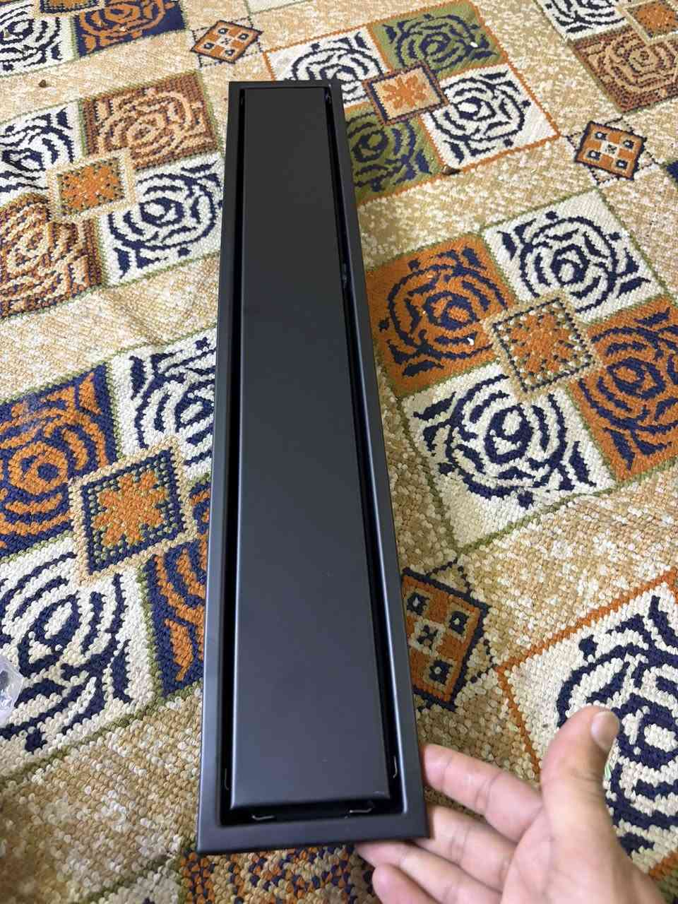 صفاية دش أو أرضيات (Linear Drain) بتصميم خطي ولون أسود.
الخامة: مصنوعة من ستانلس ستيل 304 المقاوم للصدأ.
الاستخدام: مخصصة للأرضيات المغطاة بالبلاط والسيراميك.
الوظائف: تعمل كمصفاة مع ردّاد داخلي.
التركيب: سهلة التركيب وتناسب أنظمة الصرف المختلفة.
متوفر قطعتين


**إذا كنت صاحب هذا الإعلان وتريد حذفه لأي سبب، رجاءا أرسل رسالة إلى الدعم الفني**