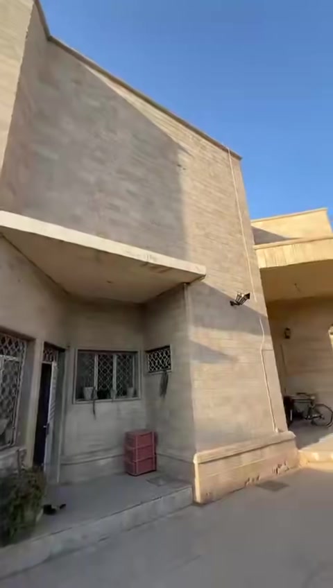 2000 متر شاطية 
ملك صرف
بناء اجدادنة 
ذوق رفيع 
موقع مميز 
بغداد الراشدية
***********
