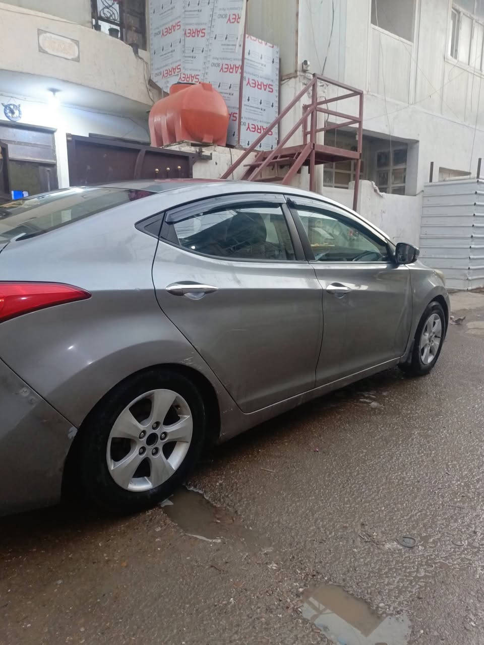 سلام عليكم النتره خليجي اللبيع موديل ٢٠١٢ مكينه ٢٠٠٠ دوش خير من الله السياره بيها تكحيل واشخوط خفيفه حادثها الجنطه فقط مكفوله من الكير والمكينه بس يرادلها صدر بس تخم تاير بطاريه جديده غرفتها نظيفا السياره موبسمي تريد يحولك اوتريد وكاله موجود راعيها مكاني بغداد الدوره الاثوريين الزراعيه سعرها ب١٠٠ وبيها مجال بصيط هاذ رقمي خابرني رقمها بغداد السياره ***********
