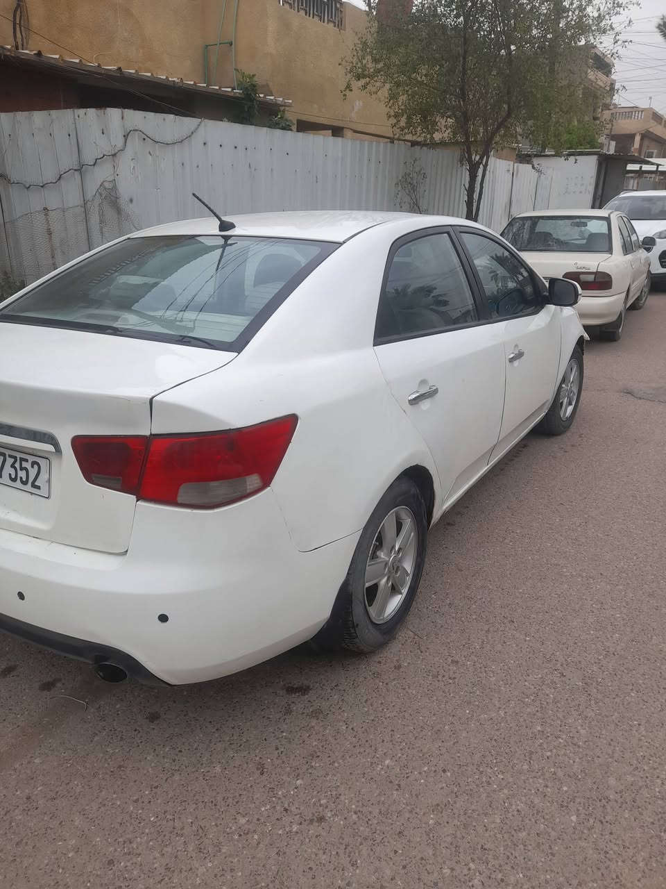 السلام عليكم كيا سيراتو مديل 13 رقم بغداد بسمي سنويه ل 30 ملصق هزه جديده محرك كفاله مامفتوح 1600كير اوتماتيك ممتاز 6 نمره فتحه سقف اشايرعلى مري السياره بيها طخه قبق الجنطه 4 قطع رش حوض تكم شواصي كفاله تحويل مباشر الاستفسار على هذا رقم *********** واتساب مازنجر متوفر ...السعر المطلوب 97 وبيها مجال لطيبين
