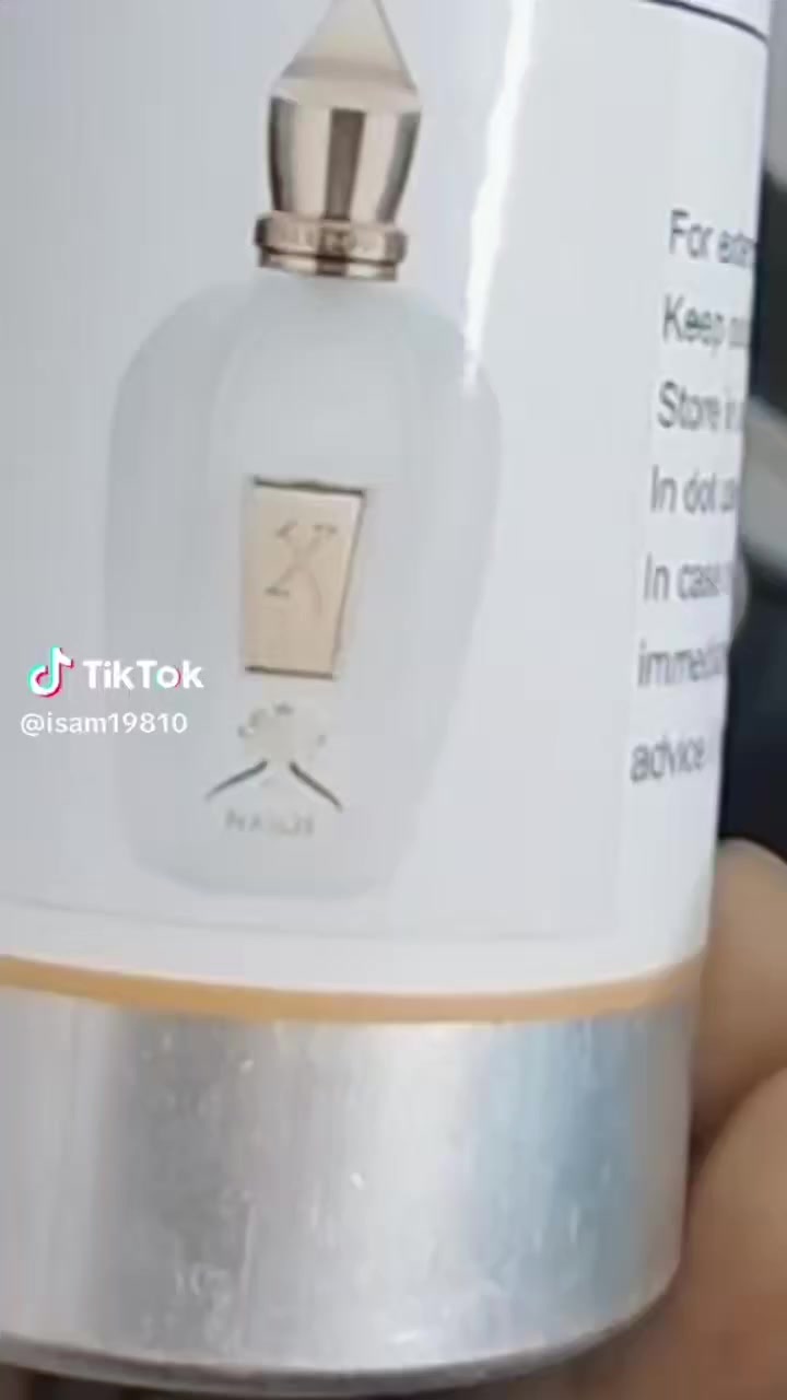 🔥 عطور العيد وصلت 🔥
وصلتنا دفعة محدودة من عطور العيد الفخمة…
والطلب عليها اليوم قوي جداً.
متوفرة الآن في محل سلوان الناصري للعطور
✨ العطور المتوفرة:
Xerjoff Naxos Eau de Parfum (ناكسوس توب من زيرجوف – أورماكس)
خلطة القرشي – شركة أورماكس
ماجك الجزيرة سوبر – أورماكس
عطر ناكسوس تحديداً من العطور المشهورة عالمياً ويتميز بمزيج حلو ودافئ من العسل والفانيلا والتبغ مع لمسة حمضيات في البداية، لذلك يعطي فخامة وثبات قوي لساعات طويلة. �
Fragrantica +١
🔥 ما راح أحجيلكم عن الثبات والفوحان…
تعالوا وجربوه بنفسكم.
منو يحب يشم عطور العيد؟


**إذا كنت صاحب هذا الإعلان وتريد حذفه لأي سبب، رجاءا أرسل رسالة إلى الدعم الفني**