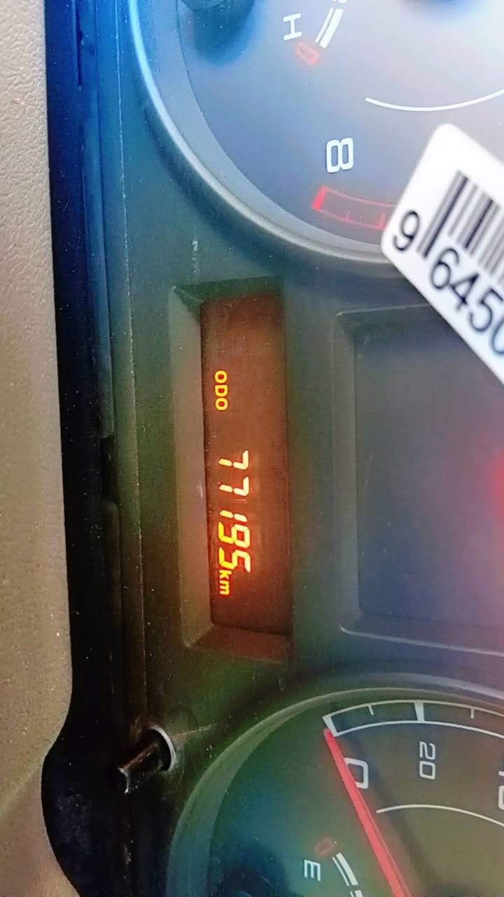 السلام عليكم
بيجو GLX 406 مكفوله 
موديل 2018
رقم بغداد
محرك وكير كفاله
ماشية 77 قابل للزيادة
تخم تاير جديد
بأسمي شرط التحويل 
٦٨ وبيها مجال
الهاتف ***********
