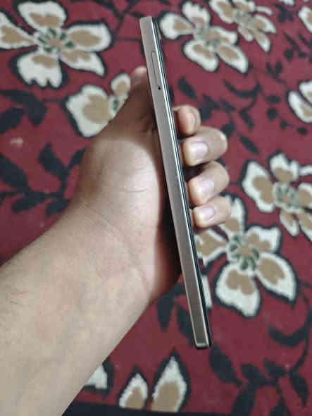 تكنو كامون ٣٠ ذاكرة 256 رام 16الجهاز نضيف ومكفول شرط الفحص كامل ملحقات كارتونه وكفرين وشاحنه وبيه لزكة شاشه من الاخير الجهاز فوول مكاني بصرة قضاء المدينه توصيل موجود السعر 150الف شامل التوصيل هذة رقمي  *********** اي استفسار اتصل وتددلل عليه البصرة
