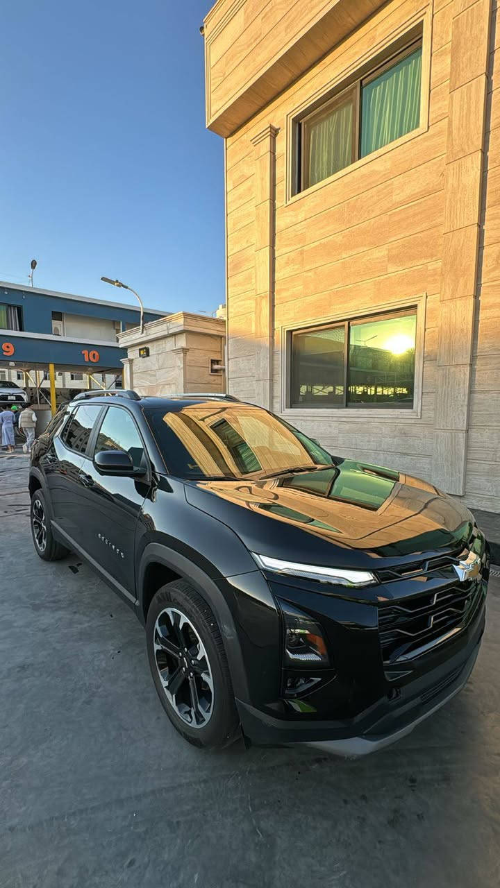 للبيع شيفروليت ايكونيكس LT موديل 2025
الموقع : كوت: 
موبايل:***********

وارد أمريكي حافه البنيد الصبغ فقط 
الكيلومترات : 2872 ميل
نوع الهيكل: اس يو في
عدد المقاعد:5
نوع الوقود: بنزين
نوع ناقل الحركة: اوتوماتيك
سعة المحرك :1500 cc تيربو
اللون الخارجي: اسود 
اللون الداخلي: أسود
مواصفات أمريكية
الجمرك: مجمركة
طريقة الدفع: نقدا 
السعر 21,500 دولار

(المواصفات الداخلية):
زجاج كهربائي
تدفئة المقود 
سنترلوك
مكيف
كراسي مدفأة
نظام إنذار
AUX / USB مدخل 
شحن وايرليس سريع 
مشغل اسطوانات CD
مقاعد  جلد 
تحكم مقاعد كهرباء
مقاعد رياضية
تحكم مقود

(المواصفات الخارجية):
دخول بدون مفتاح
مرايا كهربائية
إطار احتياطي
مصابيح زينون
أنوار نهارية
مصابيح ليد
جنوط
نسخة رياضية
هوك امامي 
حساسات خلفية

(المواصفات التقنية):
بروجكتر
مثبت سرعة
بلوتوث
شاشة لمس
مساعد الاصطفاف
تشغيل عن بعد
شاشة وسائط
نظام تعليق رياضي
تنبيه الاصطدام الامامي
فرامل ABS
نظام ملاحة / خرائط
تنبيه النقاط العمياء
قفل الباب تلقائي
أبل كار بلاي
تنبيه مغادرة المسار
كاميرا 360°
أندرويد أوتو
حساس ضغط الاطارات
 6 كاميرا
أوامر صوتية
دفلوك
مانع انزلاق
