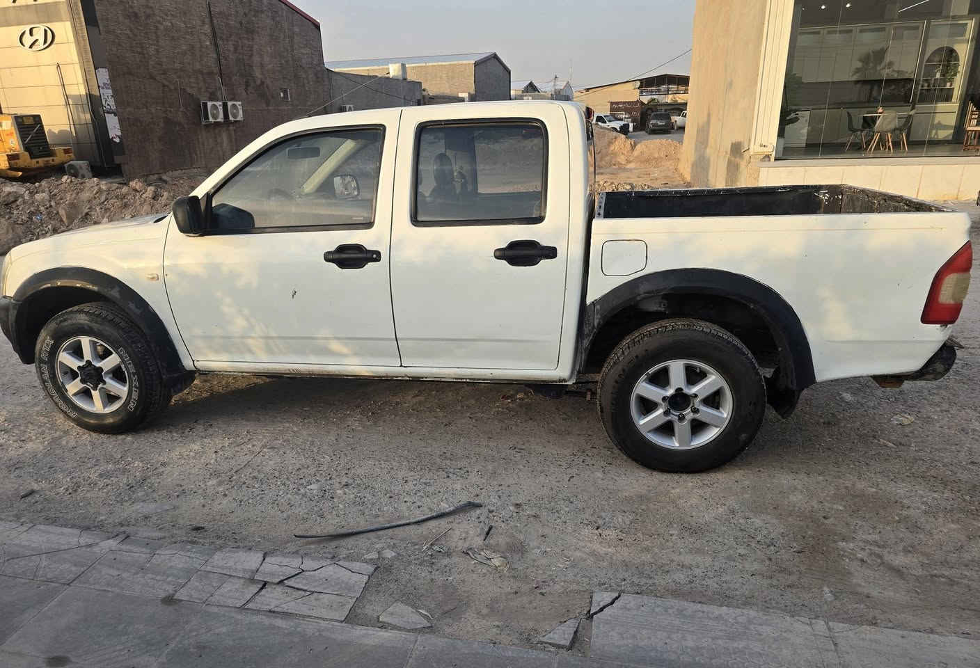 السلام عليكم للبيع مال مزاد رقم كامل سيارة حلوة جديدة تبريد كير محرك كله مكفول المكان صلاح الدين ***********/////////////***********
