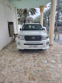 لاند كروز • ٢٠١٣ • مرقم بغداد