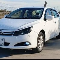 ٢٠١٤ • شاشة اندرويد • كامرة خلفي