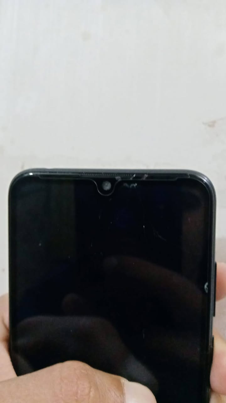 السلام عليكم الجهاز للبيع هواوي الجهاز نضيف بس بي فطر للشاشة مامثر علي الشاشة والجهاز كلة شغال مخابرة تكنيك السعر 80 آلاف وبي مجال قليل مكاني بغداد حي ور منطقة سمهة حي الكوفة
ليشتري يخابرني علية رقمي علية واتساب 

***********
