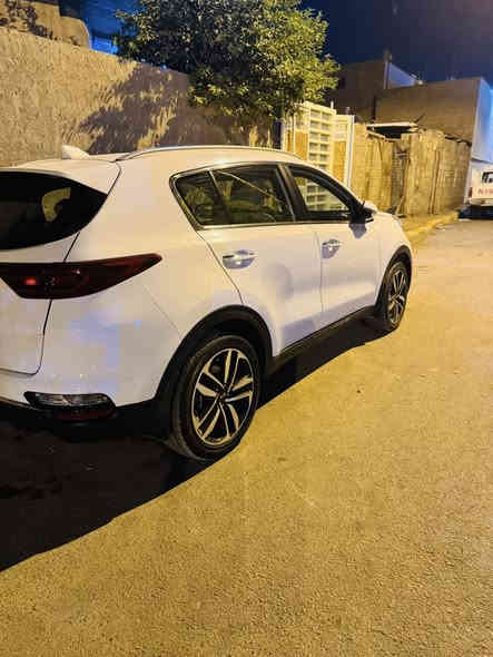 سبورتج موديل 20 خليجي رقم بغداد ماشيه 96 الف مكفوله من الحادث والتبديل 
للاستفسار ***********
