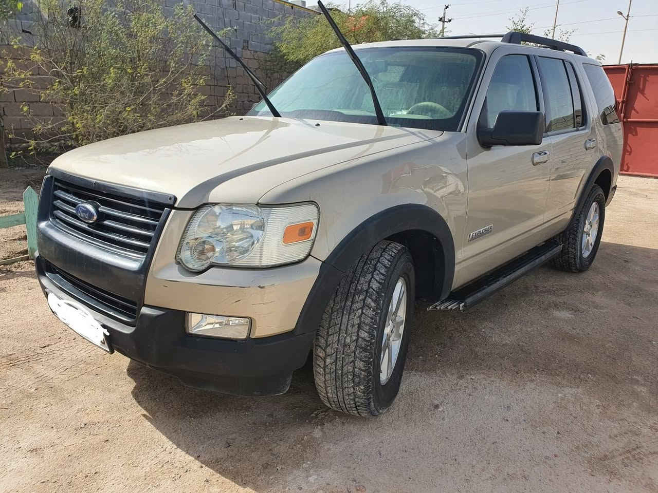 للبيع فورد اكسبلور موديل ٢٠١٠ ادوات ادوات
وارد خليجي مكفوله ضربه وتبديل 
وصبغ كفاله عامه ع وضع شركه 
سياره جديده كلش ٧ راكب داخل 
تبريد 3 قطع ثلج 
مكينه 4000 وكير وحداديه وتبريد 
مكفولات شرط وتخم تاير جديد 
منظومه زنون السعر 65 
عنوان البصرة الاستفسار الاتصال ع رقم ***********
