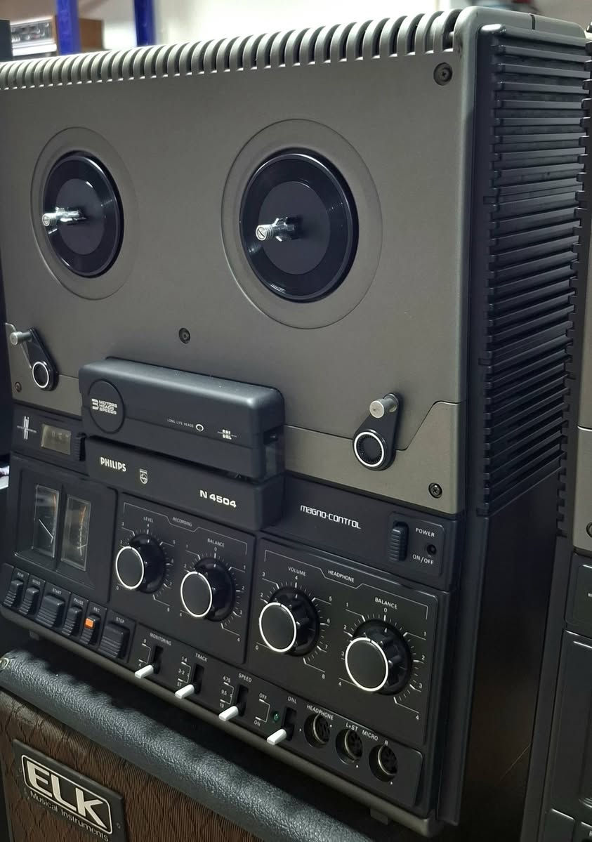 PHILIPS N4504 MAGNO CONTROL
السلام علیكم ورحمة اللة 
تیب بكرة فلیبس 
موتور 3
هید 3
سرعة 3 
انج 7 
نظیف و شغال 
مركز اربیل للصوتیات  . اربیل سوق منارة 
واتس اب / ***********
