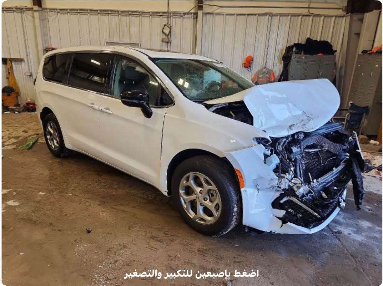 سلام عليكم
كرايسلر باسفيكا موديل 2024 واصله بل حره حاليا لمن لديه كتاب شهداء او حره مواصفات السياره فول لمتدد السعر 165

الهاتف ***********
