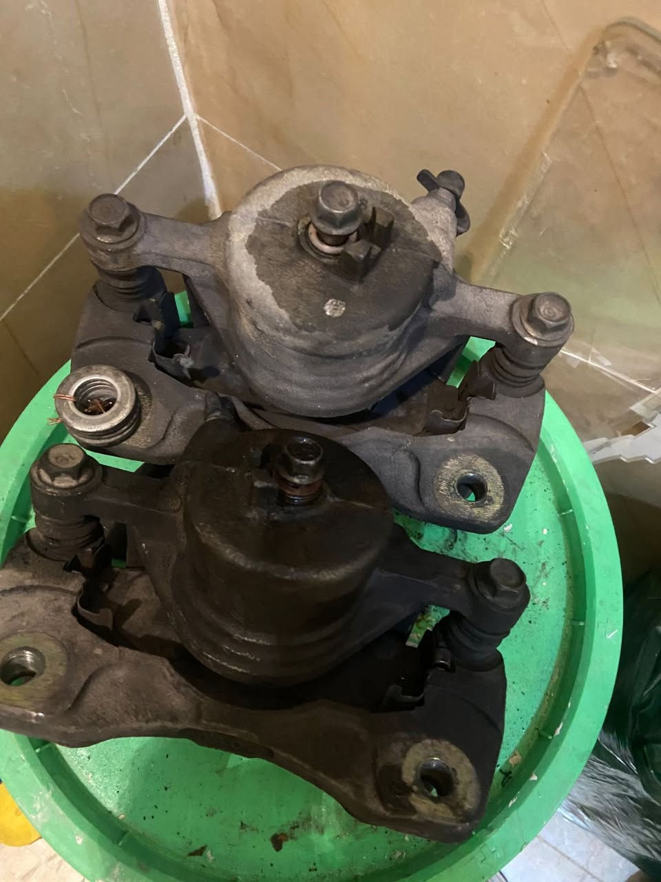 سلام عليكم. شباب تحويره كورلا.   كامله وياله سلبرتي.  جديده كلش. تايرات سنترا. جدد  معروضه. ب٤٥٠ وبيها مجال     

 ***********.
