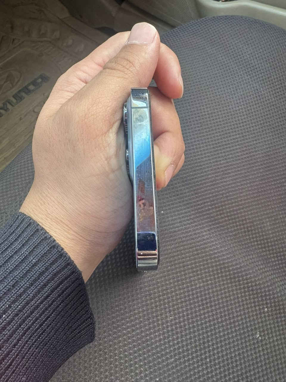 للبيع 13 ابرو ماكس
ما مفتوح ما ابدل بيه شي شرط كلو نرمال ما يعبر هوه 
بطاريه 83 
ذكره 256
نضافه 100/100
تك سيم 
A/Z 
السعر 700
بيه مجال للطيبين اتصل وتدلل 
رقم ***********
