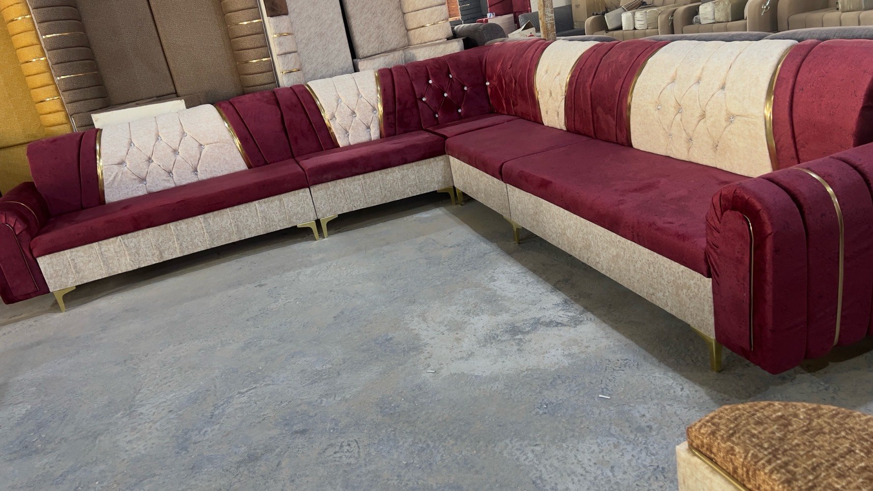 ✨ عرض خاص مناسبت شهر رمضان 🌃 
احجز الآن ديوان حرف L بـ 10 مقاعد مع طبلة + 4 كوشات هدية فقط بسعر 350الف !

📌 رقم الهاتف: *********** وتساب 

🔹 ضمان 3 سنوات
🔹 تصميم أنيق: مقعد بلوك أسود مع خشب جام روسي فاخر
🔹 خدمة توصيل متوفرة داخل بغداد وجميع محافظات العراق بأسعار مناسبة

⚡ لا تفوت الفرصة.. الكمية محدودة! ⚡