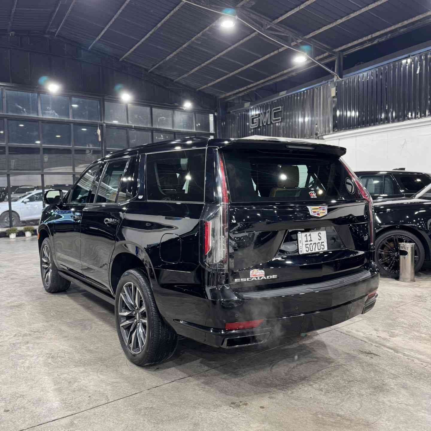 � كاديلاك 2023 – وكالة المنصور
فخامة أمريكية بطابع رياضي 👑
📌 ماشية 35,000 كم
📌 نظيفة جدًا – استخدام شخصي
📌 مواصفات عالية وراحة قيادة لا توصف

🔥 فرصة مميزة لعشّاق الفخامة والأداء
📍 شركة علي الشيباني لتجارة السيارات
📞 للاستفسار والحجز: ***********-***********
📍 بغداد – الكاظمية – جكوك قرب مرور الكاظمية

#كاديلاك #Cadillac #وكالة_المنصور #عروض_مميزة #علي_الشيباني #سيارات_فخمة

إذا تحب أسويه نسخة ريلز أقصر أو أضيف مواصفات تفصيلية حسب الفئة (CT5 / Escalade / XT6)، قلّي وأنا أضبطه �
