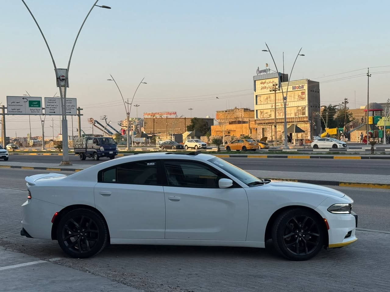 سلام عليكم جارجر موديل 2018 خليجيه /وكاله هارلم  عامه لاباردولاتبديل  ماشيه 80 الف موصفات رالي بلاص فول لفول فتحه خزن ميوري شفتات ستير دواخل بيجي دمام بصندون كشنات تدفئه تبريد كراسي ثنين كهربائيه دواخل ابيض وسود مكلف بنشر *********** رقم بغداد تحويل مكاني بصره
