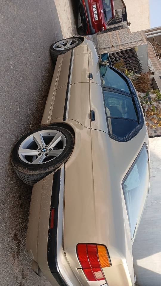 بيئيم ٥٢٥ موديل ١٩٩٠ فول فوله بي عه يبه كاره بايتي هه مويي ئيش اكات  ره قه م هه ولير ٤٧ وه ره قو مامه ليكي كام أربيل, العراق


**إذا كنت صاحب هذا الإعلان وتريد حذفه لأي سبب، رجاءا أرسل رسالة إلى الدعم الفني**