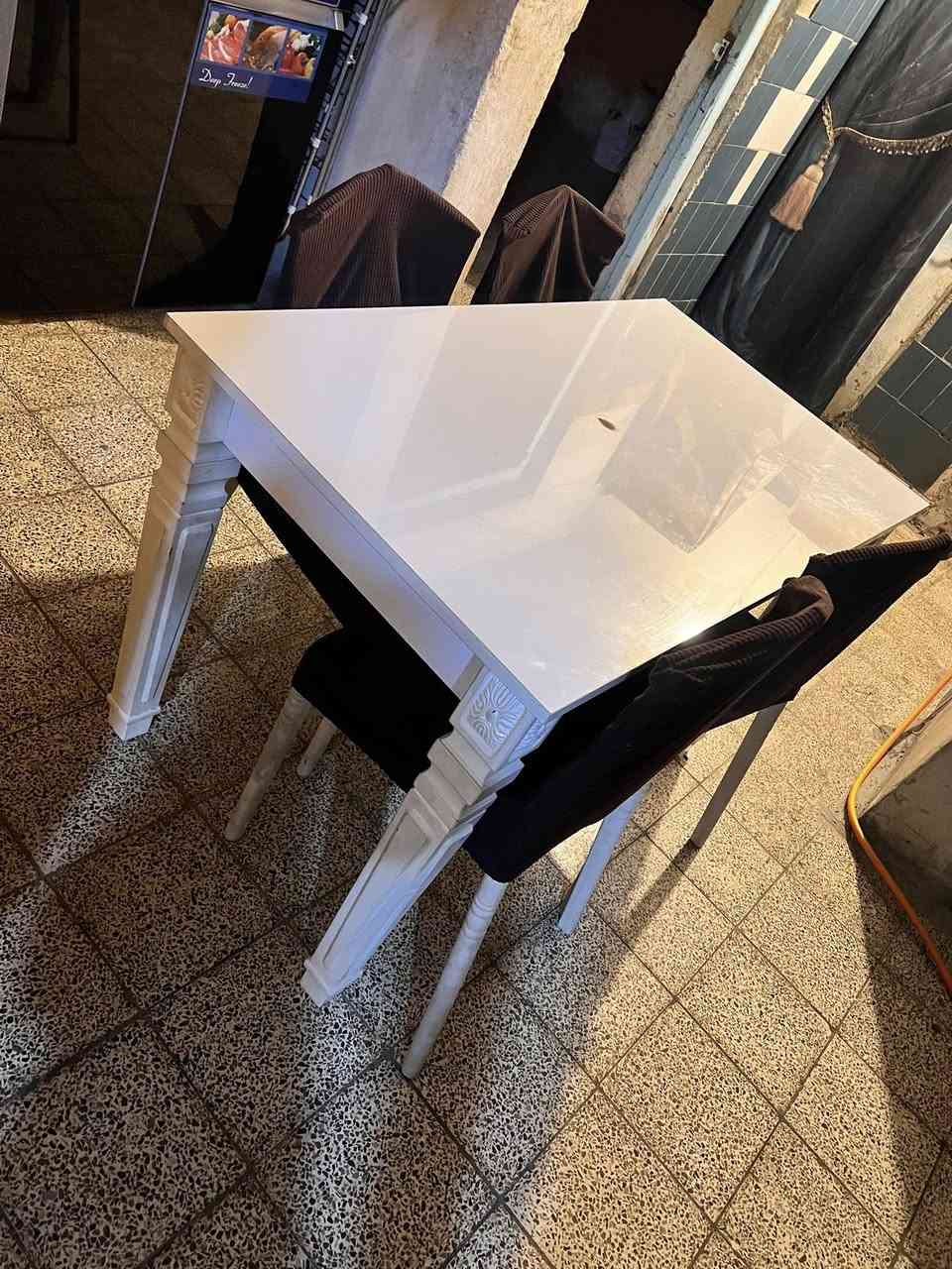 ميز طعام مع ٤كراسي عضم عاج الميز بي حرق بسيططط اريده ب ٢٠٠


**إذا كنت صاحب هذا الإعلان وتريد حذفه لأي سبب، رجاءا أرسل رسالة إلى الدعم الفني**
