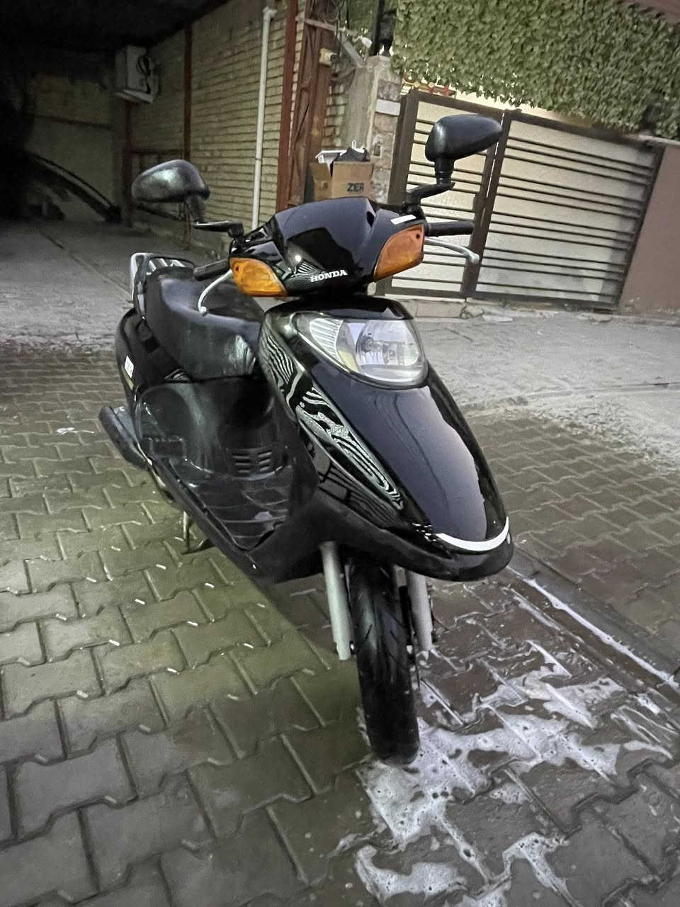 السلام عليكم للبيع سبيسي المنشاى { ياباني } ادراجه كلها ابلاديه من الطول لطول محرك مكفول ابلادي برغي ممفتوح بي جيب فيتر وياك وتعال افحص دبلات شغاله محرك ناعم شلعه ومعدل حلوه كهربايات كلها شغاله بيها نقص بس السلف ميشتغل نص هندر السعر 600 وبيها مجال حك الحيه واني خادم *********** { بغداد \ الكريعات }
