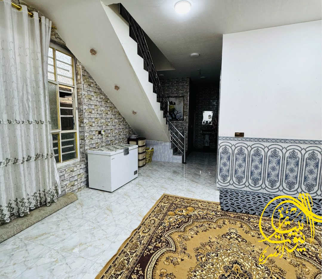 للبيع بيت 🏡
🔹 المساحة: 200 متر
🔹 طابقين

▫️ الطابق الثاني غير مكتمل
▫️ الطابق الأرضي جاهز للسكن
🔹 تفاصيل الطابق الأرضي:

✅ طارمة ✅ حديقة

✅ صحيات خارجية

✅ صحيات داخلية

✅ استقبال كبير

✅ مطبخ كبير

✅ هول كبير

✅ غرفة نوم كبيرة

🔹 تفاصيل الطابق الثاني:

🏗️ غرفة نوم مجمع صحي نقص ارضيات وجدران 

🔹 البناء: جيد 

📍 الموقع: كاع ابو غزال  – نادرة الثانية

📄طابو زراعي :

📞 للتفاصيل والاستفسار:

علي عذاب

📱 ***********
