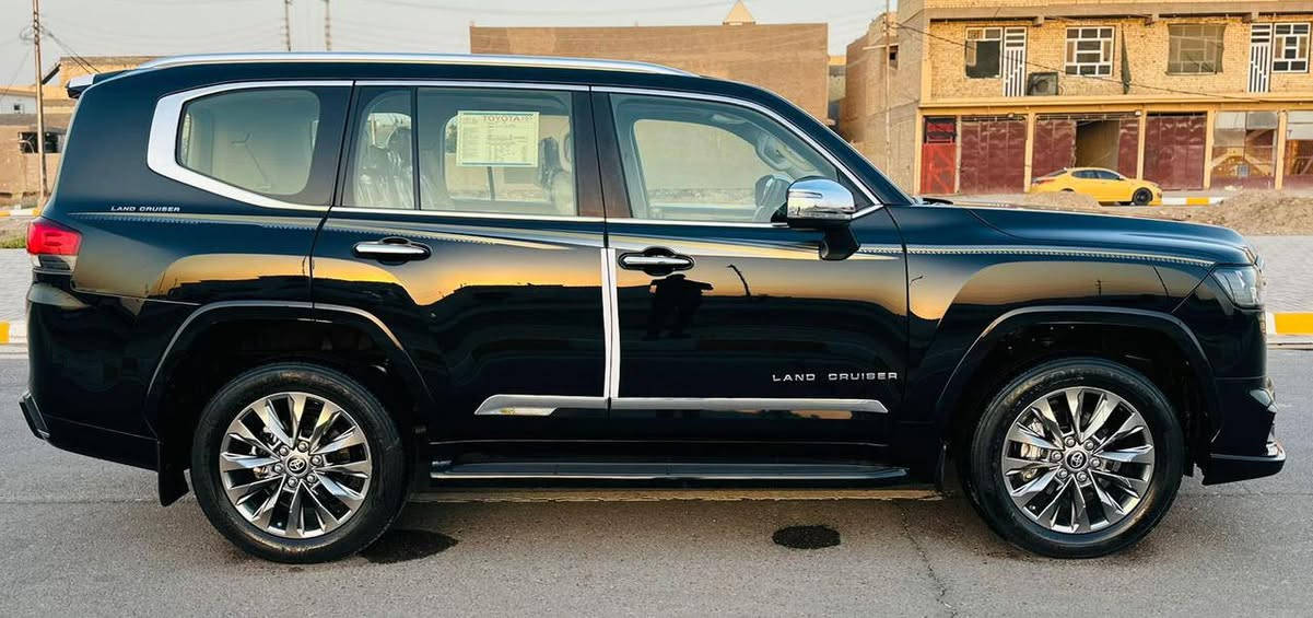 السلام عليكم
لاندكروز ساز فول لمتد
مديل 22
ب63وبيها مجال 
للاستفسار***********
