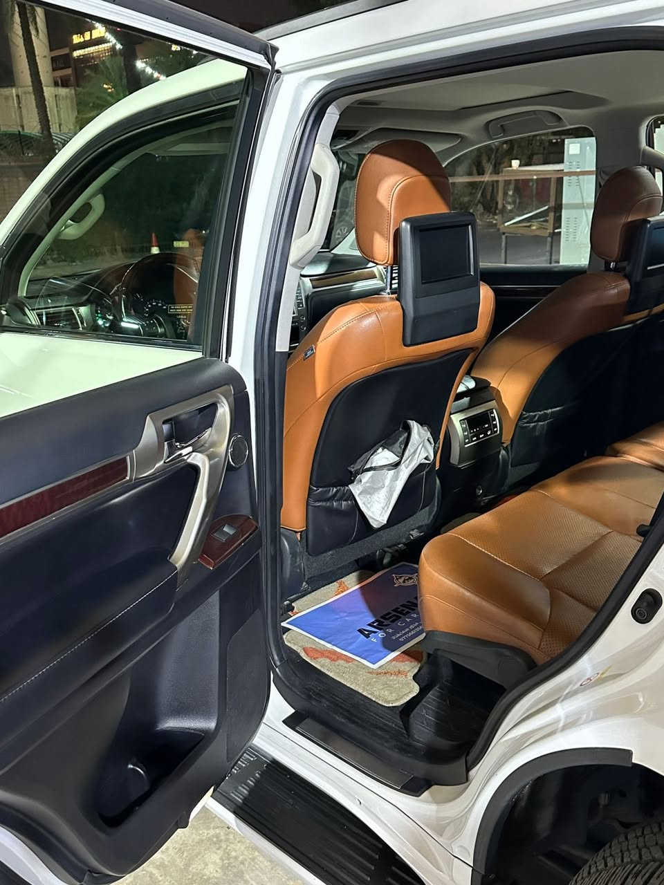 لكزز موديل ١٨ماشية ٦١مكفولة من كلشي سيارة جديدة كلش الاستفسار ***********
