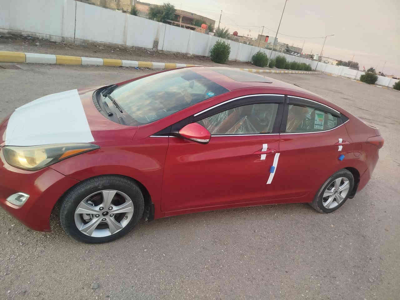 سلام عليكم النتره مديل ١٦ وارد امريكي حادث جاملغ وبنيد رقم بصره دولي مكينه ١٨٠٠ دوش  سياره جديده وجاهزه اي نقص مابيها كله شغال سياره فول مواصفات السعر ١٠٥ مكان السياره قضاء القرنه ***********
