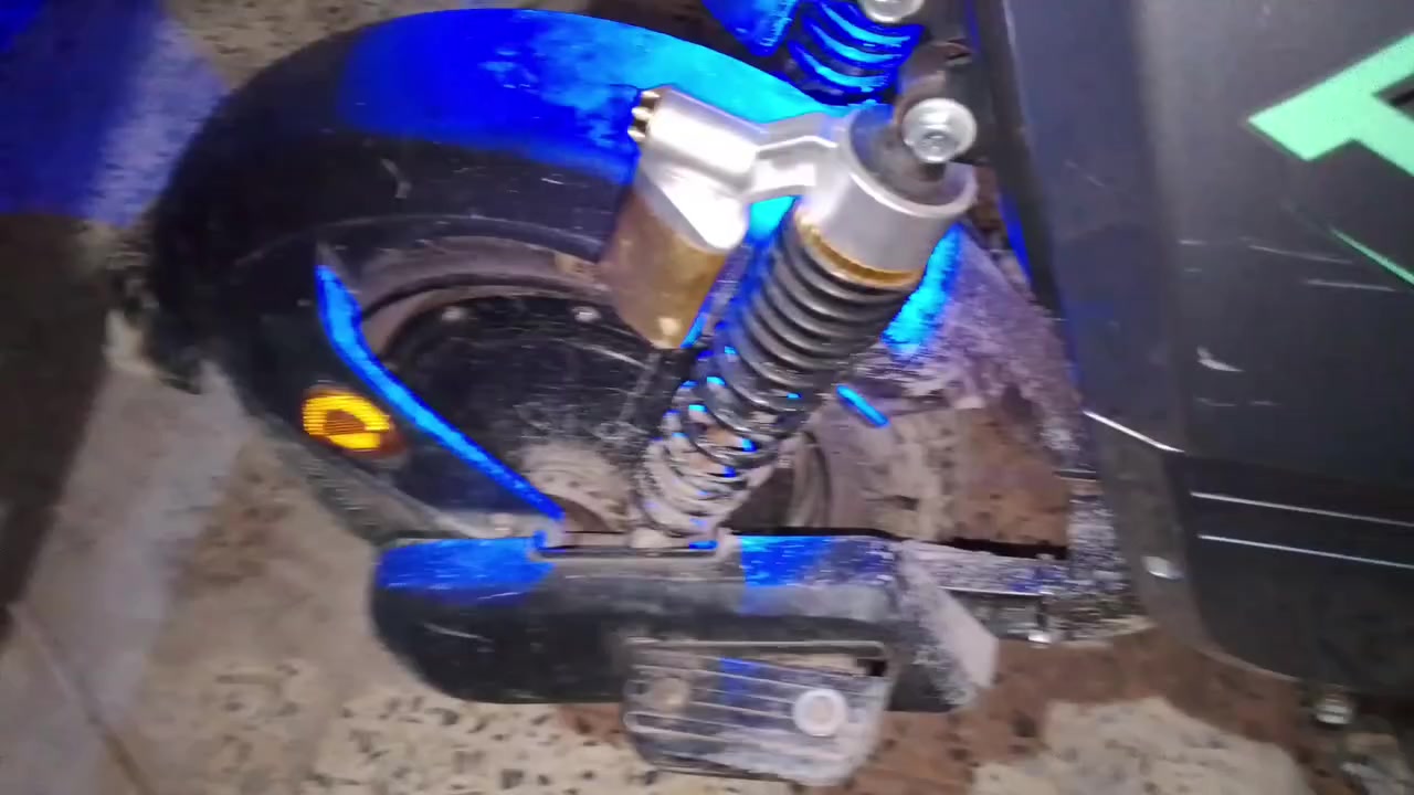 دراجه شحن للبيع نوع R9موديل2024شركه ونلي الدراجه خمس بطاريات ام الولد 16امبير أيضاً غراضها وياها دجايه الراكب الخلفي والكشن والقناع وياهن الدراجه كلشي ما بيها نقص بس ضربات بسيطة بل جاملغ لامامي والخلفي مكاني البياع سعر الدراجه 450وبيها مجال لليجي


**إذا كنت صاحب هذا الإعلان وتريد حذفه لأي سبب، رجاءا أرسل رسالة إلى الدعم الفني**