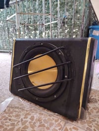 مضخم سيارة • مضخم صوت • موصل