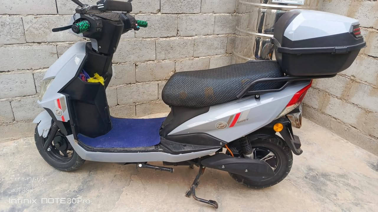 السلام عليكم 
يوجد موطور شحن كلشي مابي 
وين يعجبك نروح نفحص يحتوي ع صندوق 
بس الديجي مو ويا مبيوع كامل مكمل كله شغال بطاريات مفولات مامبدلات مرتبات كلش وين يعجبك نروح نفحص 
البيع نقد نقد مانكدر نبيع بلدين 
مكلف بلنشر للتواصل *********** 
او راسلني ماسنجر او واتساب وبيك خير وتدلل 
السعر 600بي مجال للشراي
