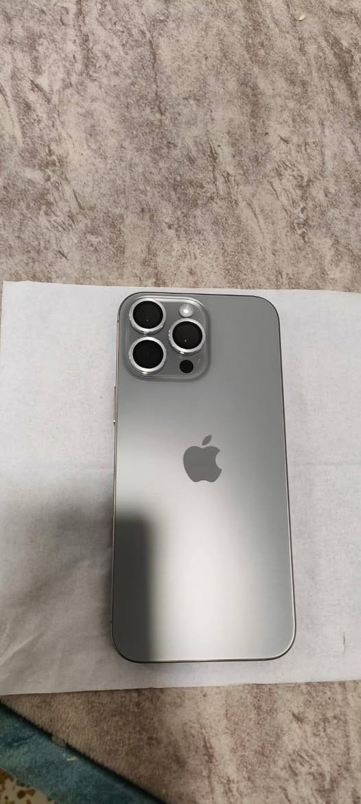 16 برو ماكس للبيع 
ذاكره 256
البطاريه 100 
الجهاز ماستر بعده داخل الضمان 
الون تيتانيوم 
النضافه مثل مموضح بل صور 
السعر مليون و400 وبي مجال بسيط 
للااستفسار ***********
الموقع الانبار عامرية الصمود
