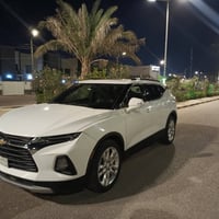 بلايزر • ٢٠٢٢ • بدون لوحات
