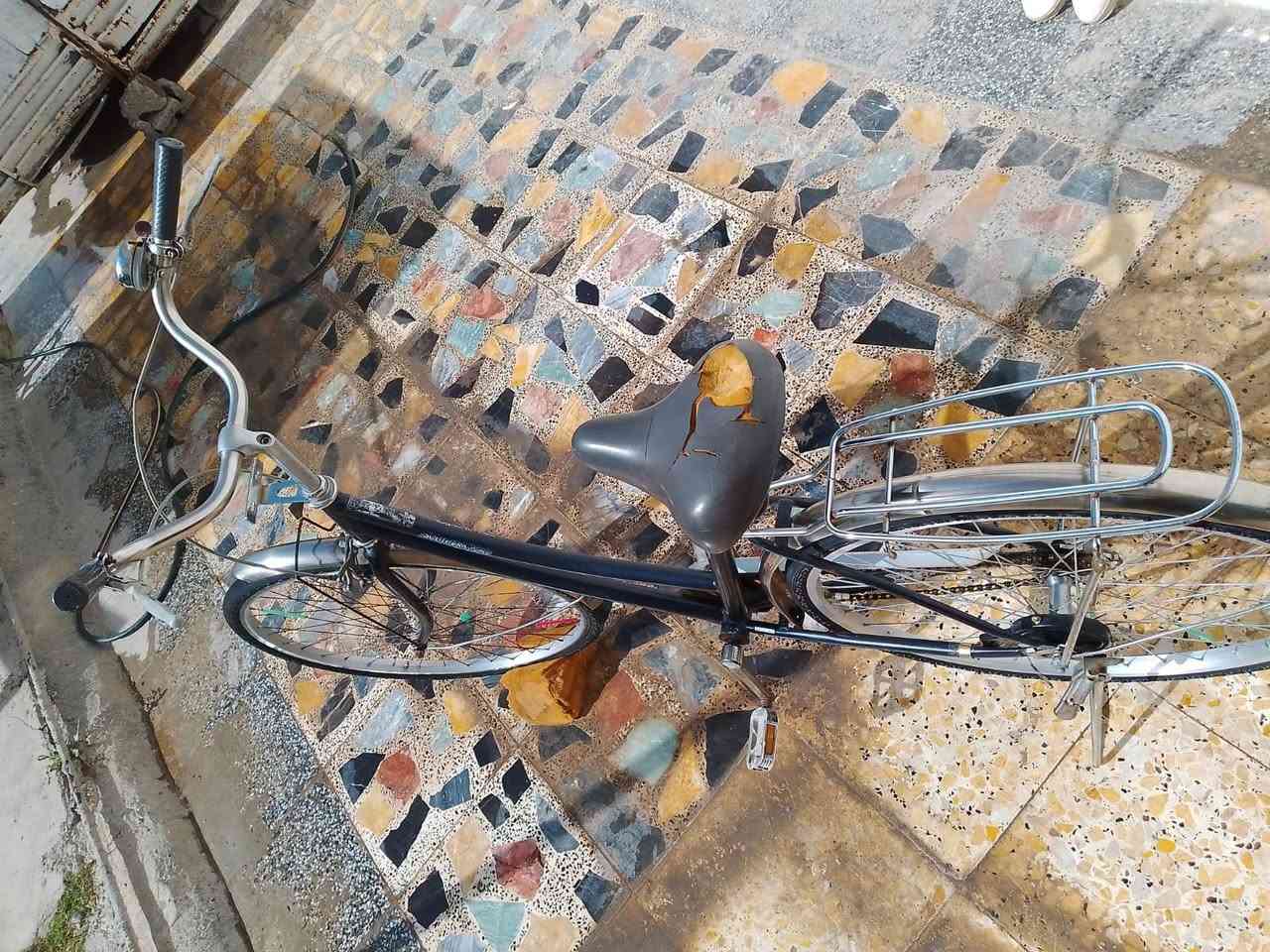 السلام عليكم ورحمة الله وبركاتة عيني عندي بايسكل ياباني مختم حجم 26بلادي سعره بدون جنبازيات 85وبي مجال بسيط ويه الجنبازيات 110وبي مجال بسيط مكاني بغداد الغزاليه قرب ساحه البعلوان للستفسار على الرقم التالي ***********
