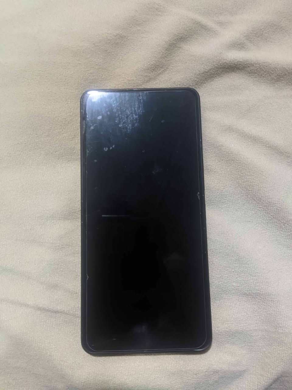‏السلام عليكم اخوان هذا جهاز اسمه
‏sharp Aquos r7 
‏
‏جهاز ذاكرته 256 رامه 12 تردد 240 فريم اخوان الي يعرف بيهن يدري هيج جهاز شكد نادر وآله رغابته نظامه مال Google pixel كاميرته تشك شك جهاز يخبل بس بي مشكلة وحدة بالجهاز بي تطبيع علشاشة خفيف ميبين موضح بالصورة 
‏
‏مكاني بغداد الزعفرانية شارع المعهد 
‏رقمي *********** بي واتساب علمود الاتفاق 
‏سعره
