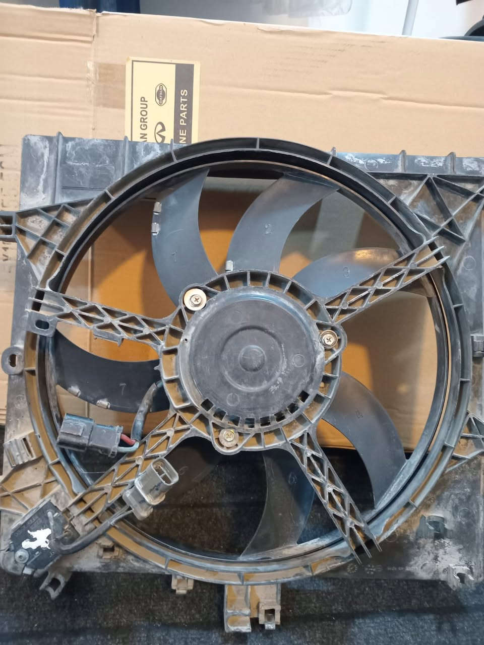 غراض صني هندي للبيع قيم و اخذ
درايم شفت الخارجي فقط شغال مكفول
ماطور مروحه 
مكثف مروحه
مروحه كامله

0781 081 5390‬
