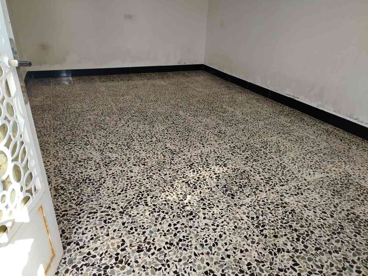 مشتمل اللأيجار قرب جامع الشمري خدمات كامله ***********
