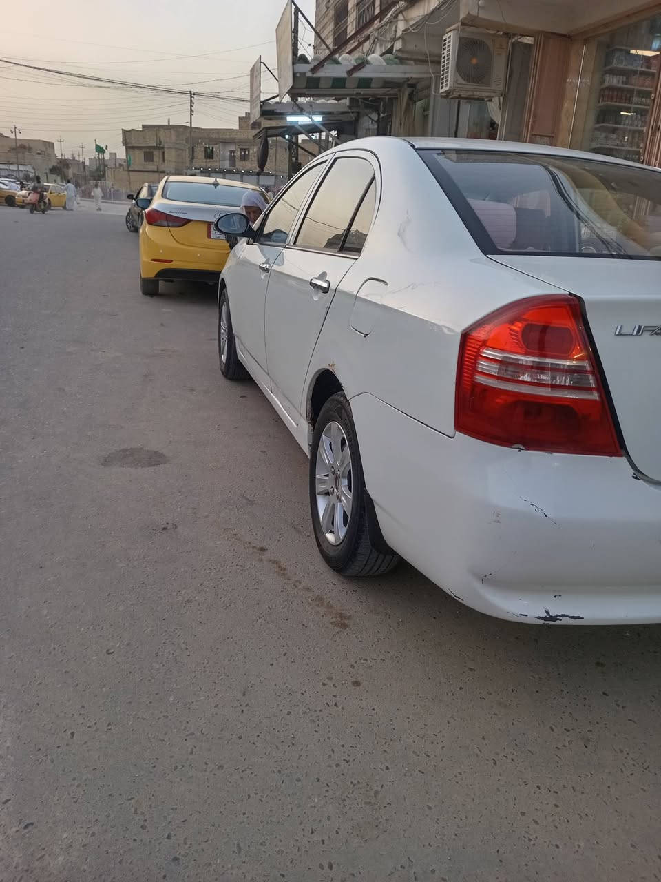 ليفان للبيع موديل ٢٠١٣ مكفوله من الظربه والتبديل والفتح بيها صبغ الدوس والهلالات مكينه اوكيرجدد تخم تايرتبريد ثلج رقمها قادسيه سنويه لل ٢٠٢٨ مكاني بلحمزه الشرقي والاستفسار ***********
