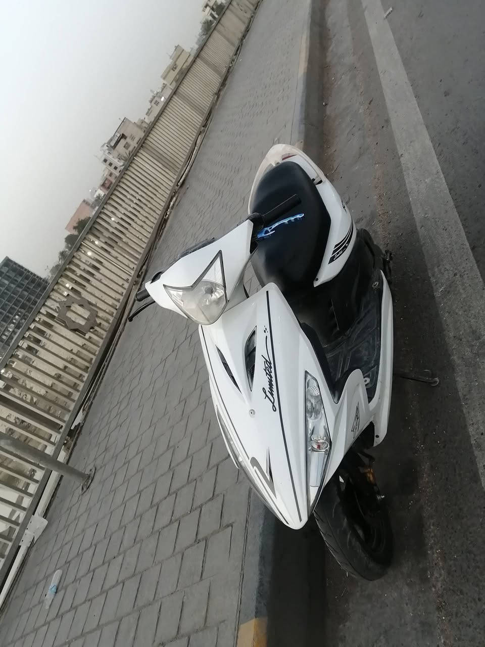 السلام عليكم شباب من رخصة الادمن المحترم دراجة ماكس مضلع حديث شاشه مديل ٢٠١٧ دراجة مكفولة سعر ٩٠٠ وبيها مجال او امراوس حسب القناعة كهربائيات كلها شغالة عنوان بغداد الكرخ رقمي بي واتس اب ***********
