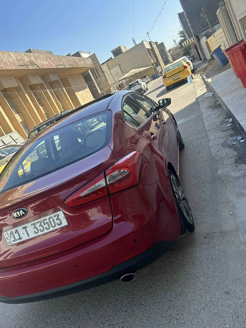 سيارتو 2016مكينه1600 سياره جديده مناقصها أي شي وره باب السائق بيها صبغ ربع الباب متواجد فقط على رقم الهاتف***********
